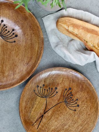 Tours Platzteller in Holz m. Schnitzereien
