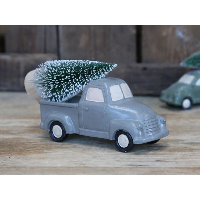 Auto m. Weihnachtsbaum