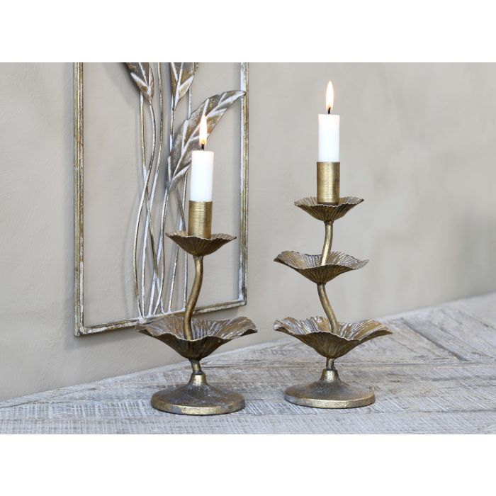 Candlestick w. leaf decor