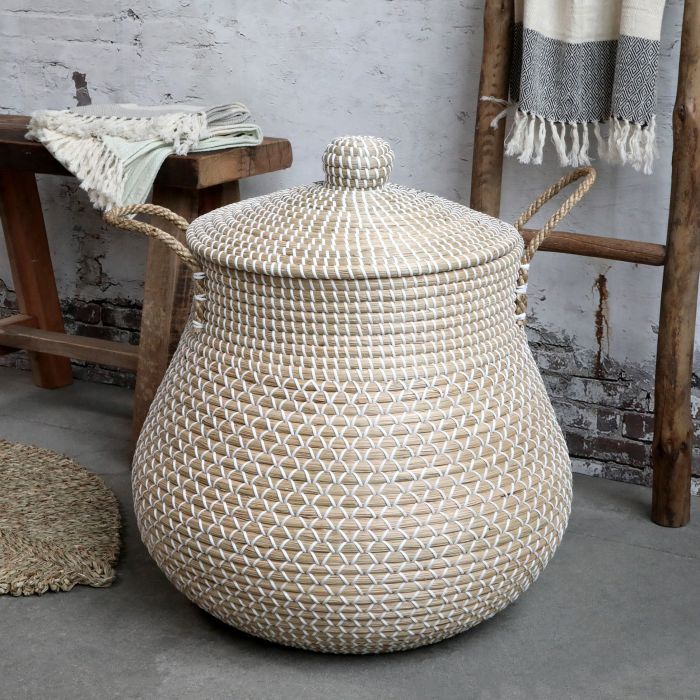 Wicker Basket w. handles and lid