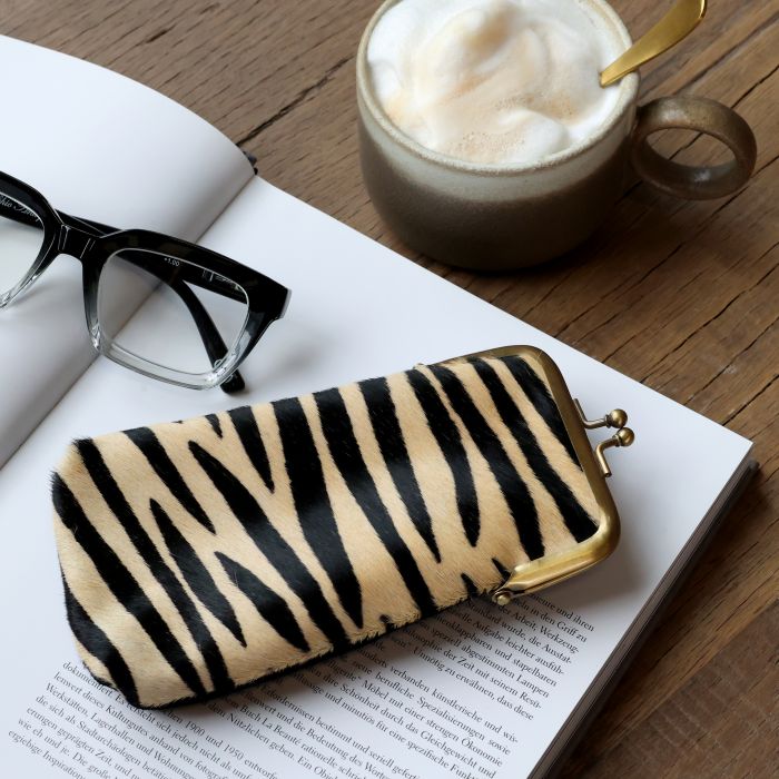 Etui i læder m. zebraprint