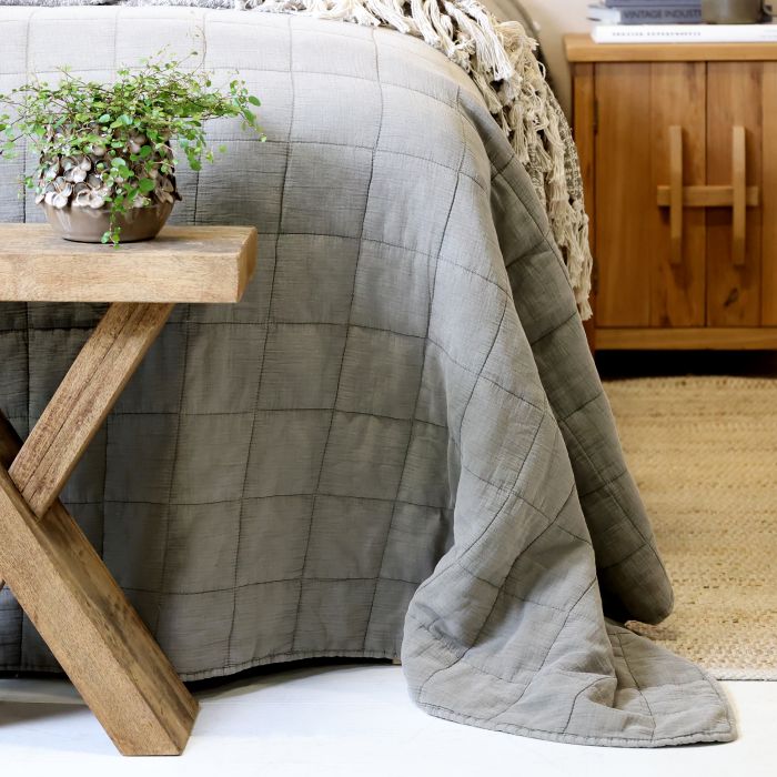 Aix Vintage Quilt Bedspread