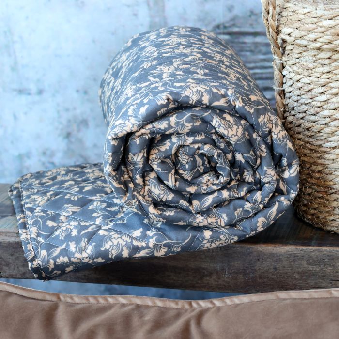 Aix Quilt w. leaf pattern