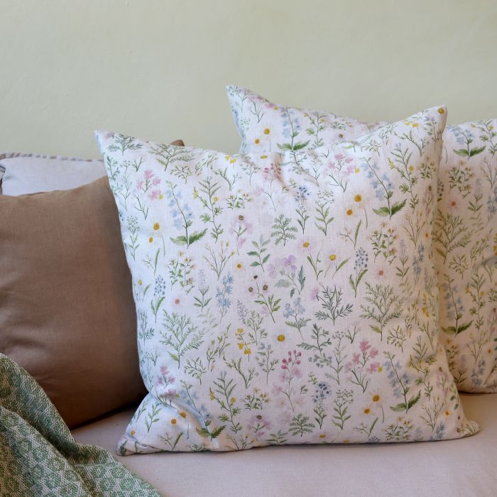 Aix Kissebezug mit Blumen vom Strassenrand