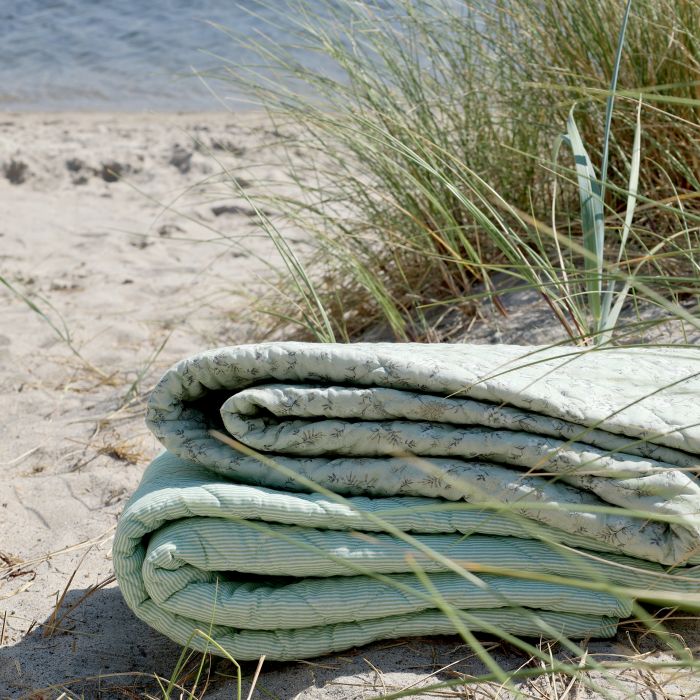 Aix Quilt mit Maritimen Streifenmuster
