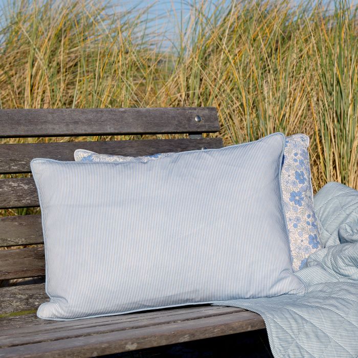 Aix Pillowcase w. milk boy stripes