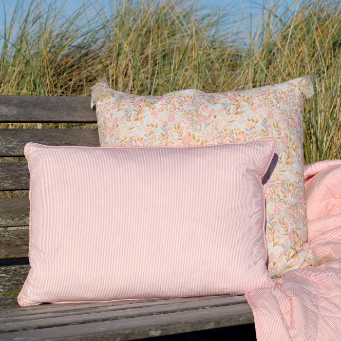 Aix Pillowcase w. milk boy stripes