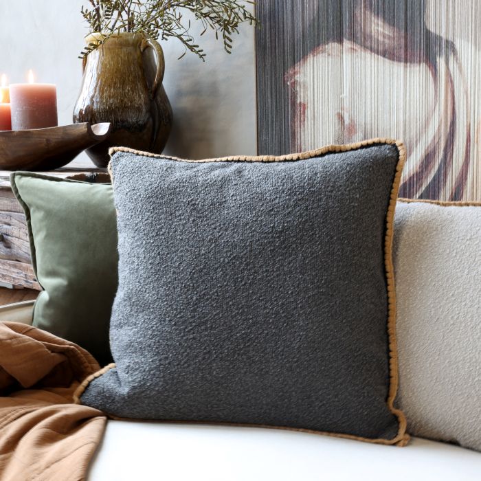 Aix Pillowcase w. crocheted edge