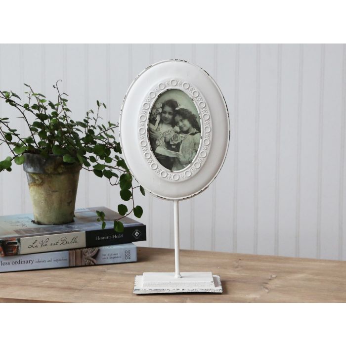 Ramme på fod m. blondekant oval