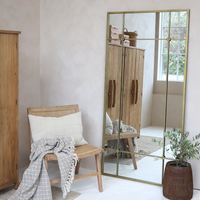 Factory Mirror w. décor