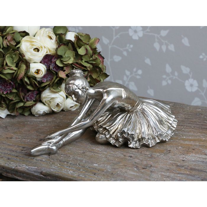 Toulon Ballerina sitzend