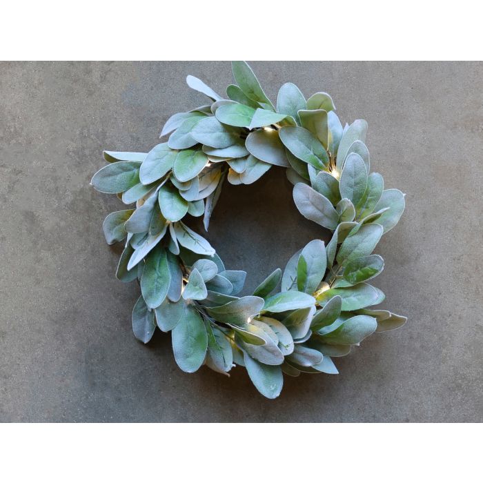 Fleur Krans af lammeøre indendørs