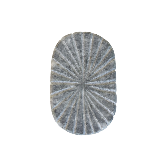 Knob of marble w. grooves