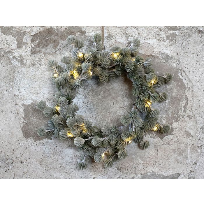 Fleur Wreath of cedar wood w. snow & LED