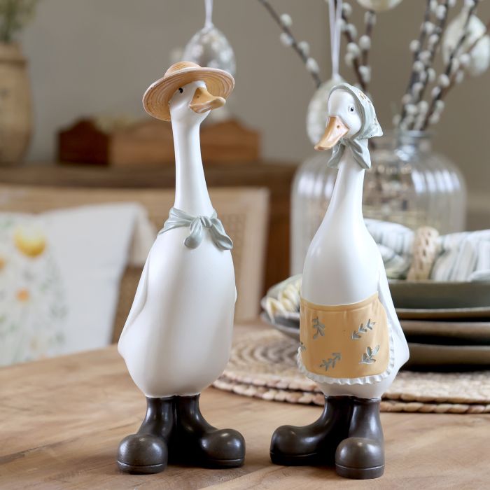 Gänse mit Schal und Hut Set von 2