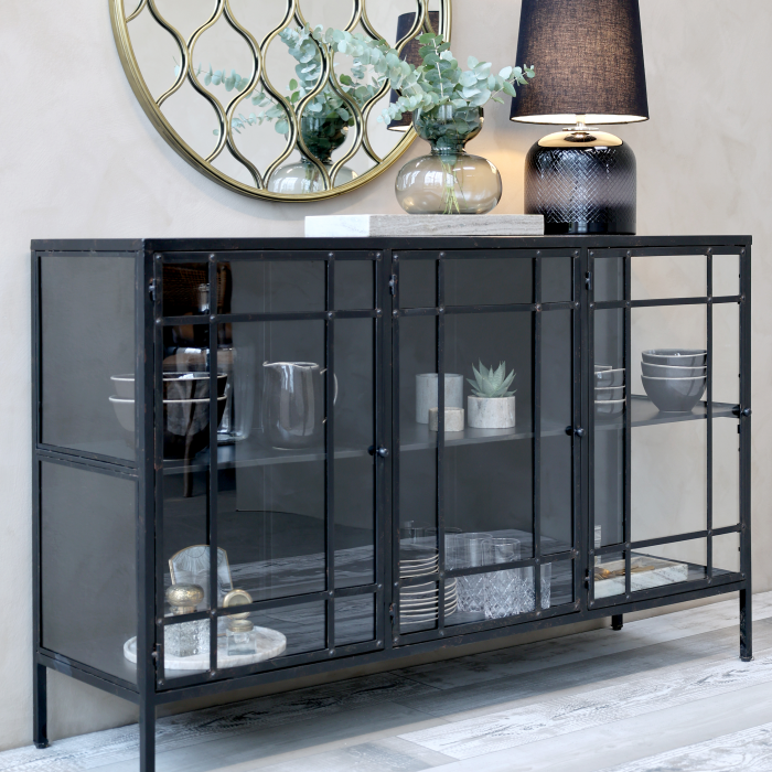 Display Cabinet w. glass doors