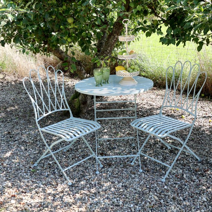 Bistro Set w. 2 chairs & 1 table