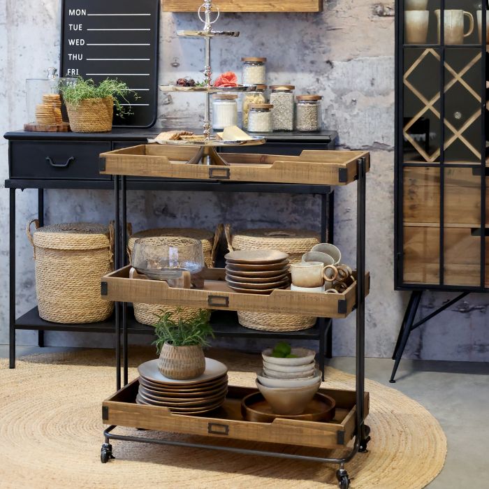 Cart on wheels w. 3 trays