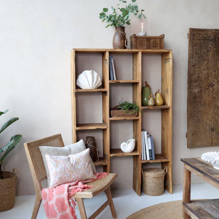 Shelving Unit w. 8 shelves