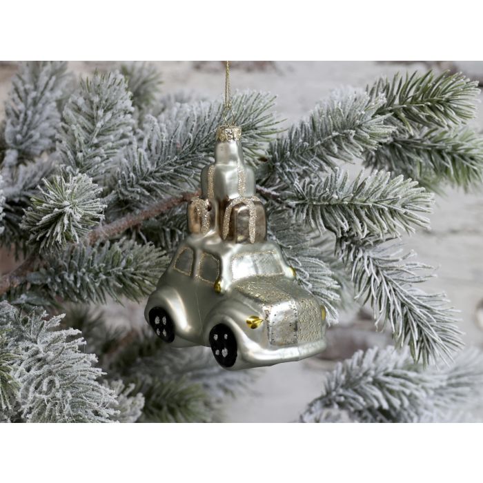 Bil m. pakker til ophæng