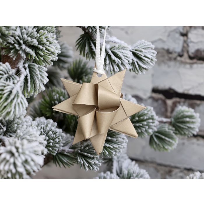 Stjerner i papir flettet