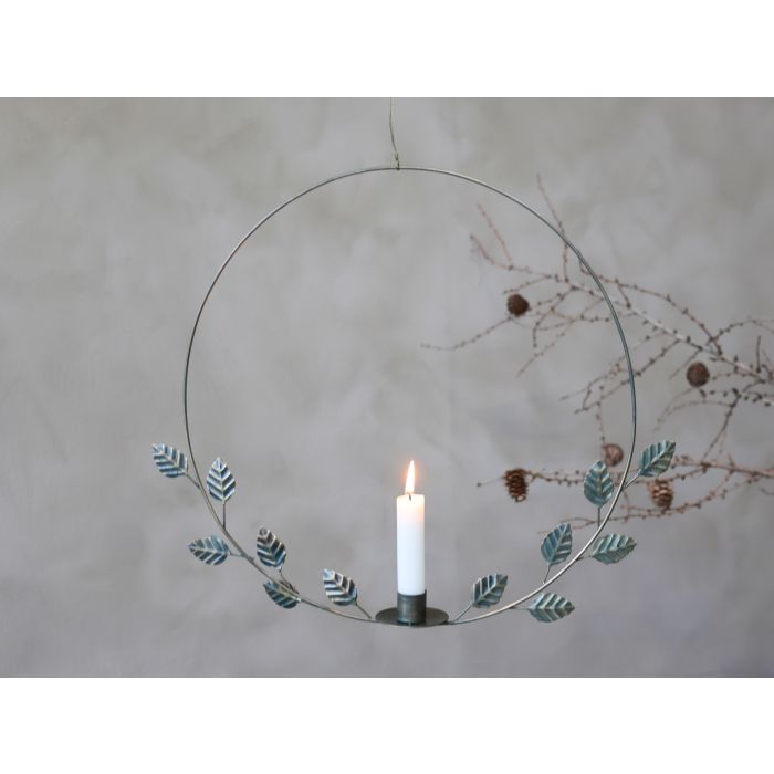 Wreath for short dinner candle w. hanger