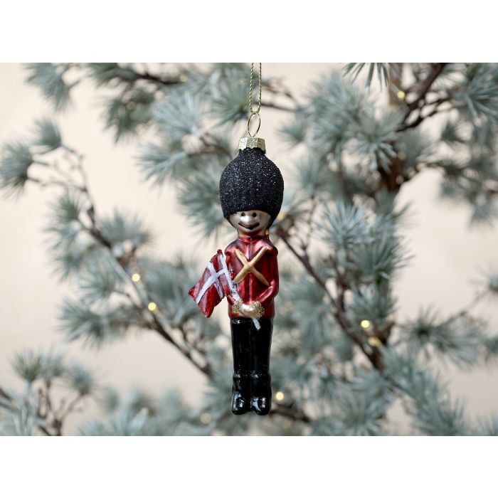 Soldat mit Flagge zum aufhängen