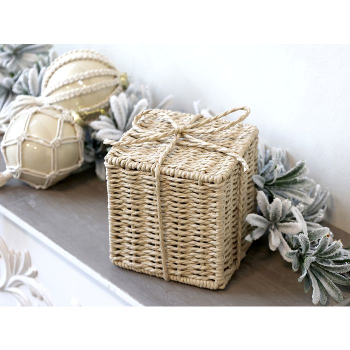 Wicker Present