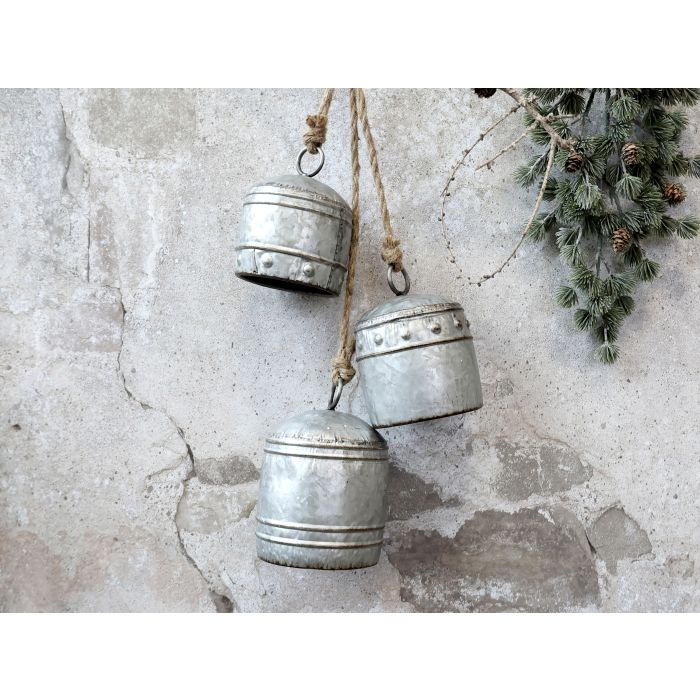 Klokker m. ophæng af jutesnor