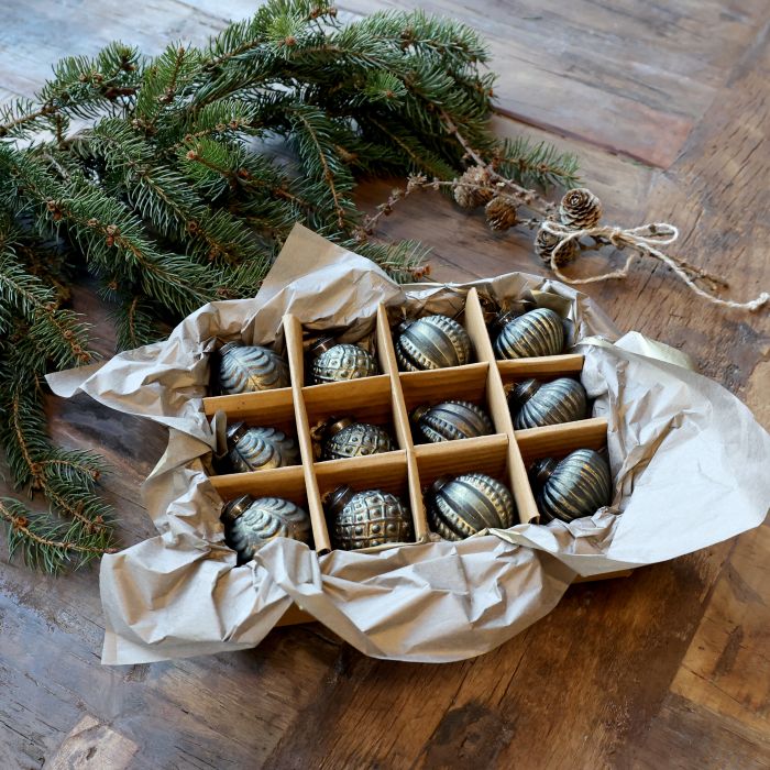 Julekugler i æske sæt af 12