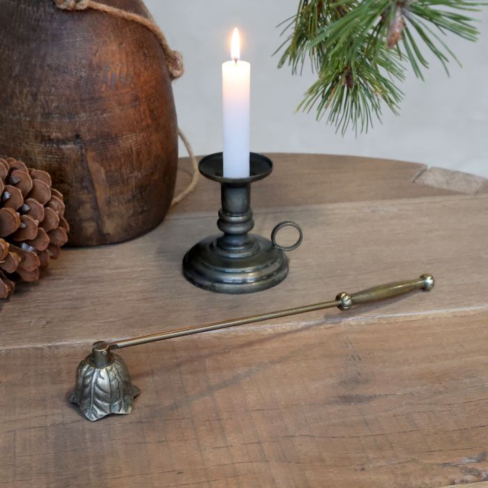 Éteignoir à bougie avec décor