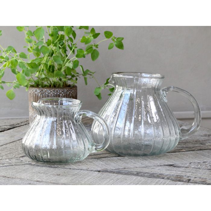 Cruche avec rainures