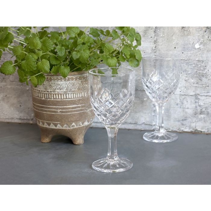 Lorient Wine Glass w. diamond cut