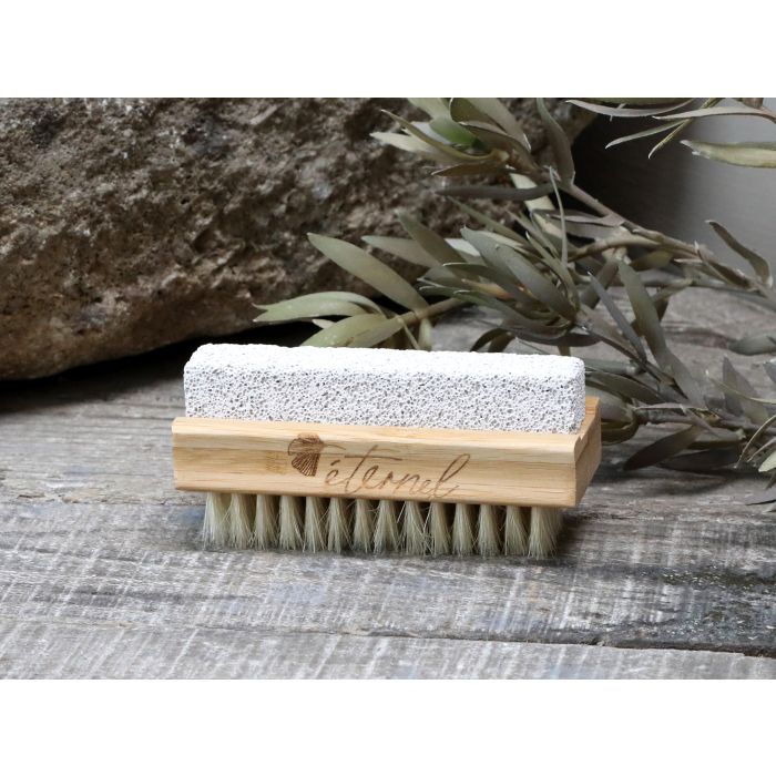 Nail Brush w. pumice stone Éternel