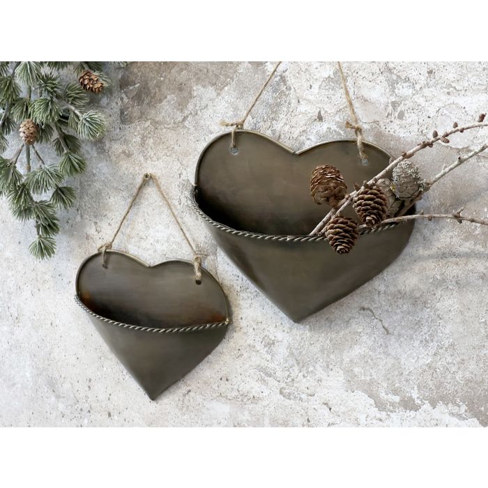 Heart hanger for wall