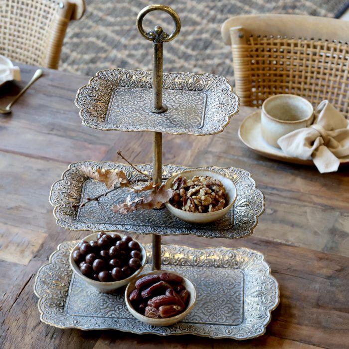 Presentoir à gâteaux avec 3 plats