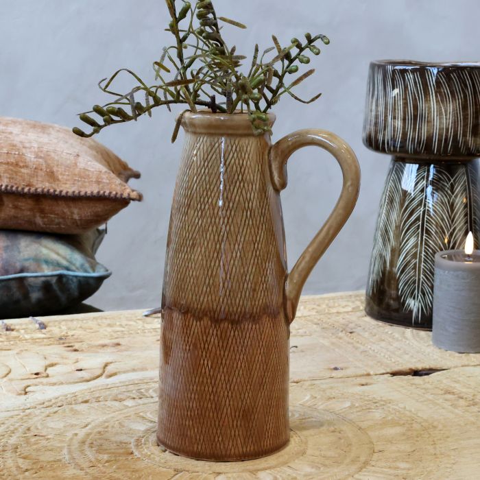 Jug w. pattern