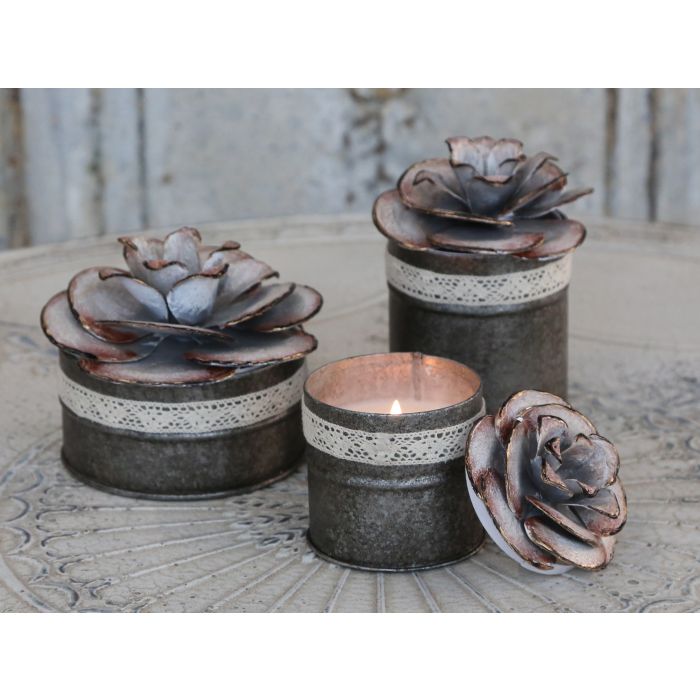 French scented candle w. rose deco 48 h