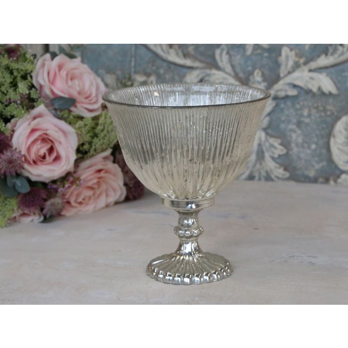 Aufsatz auf Fuß m. Rillen 