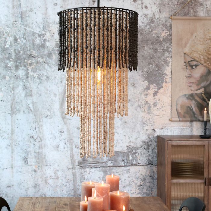 Kronleuchter mit Holzperlen