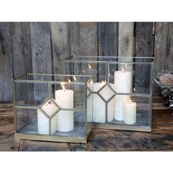 Hurricane w. brass decor